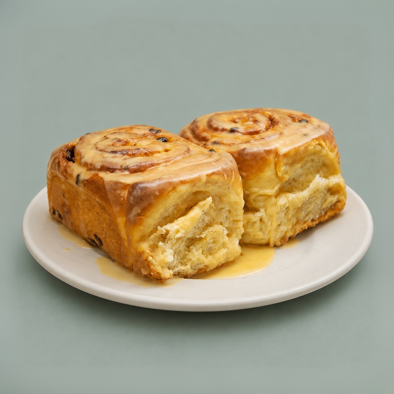Cinnamon & Apple Glazed Bun